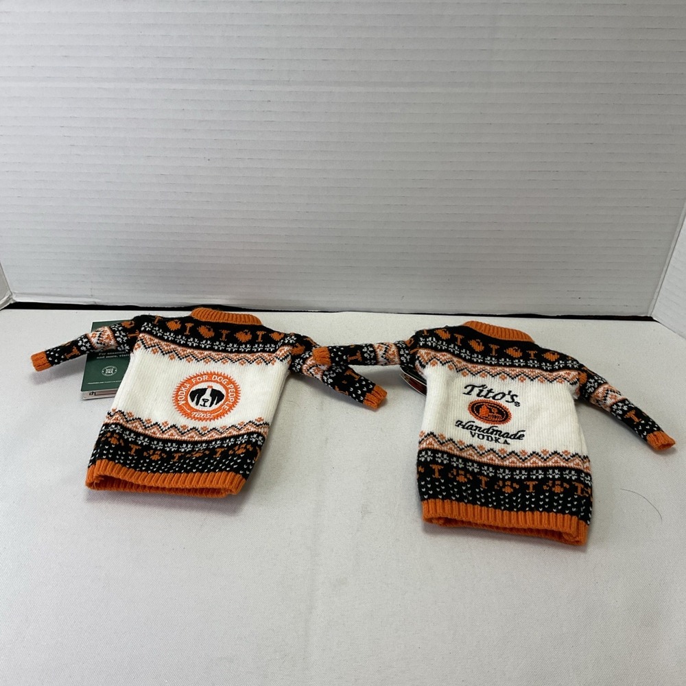 Tito's Handmade Vodka‎ Sweater Bottle Cover Topper W/ Gift Tag (2 Qty)